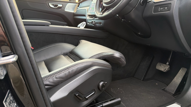 Volvo XC60 2.0 T8 [455] PHEV Ultra Dark 5dr AWD Geartronic Estate